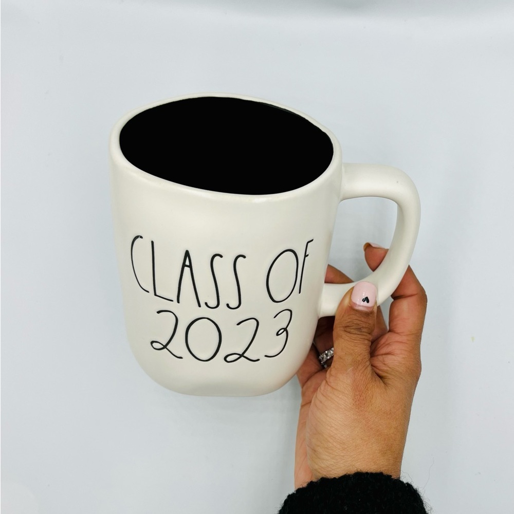 Class 2023 Rae Dunn mug - Picture 2 of 2